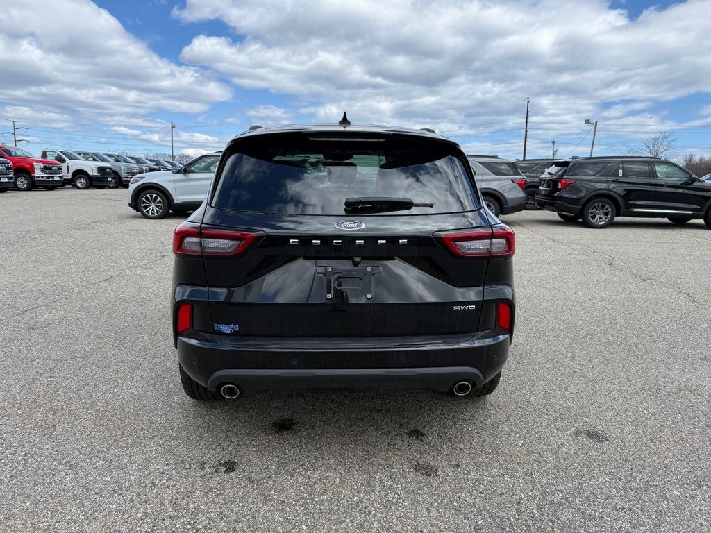 2025 Ford Escape ST-Line Elite