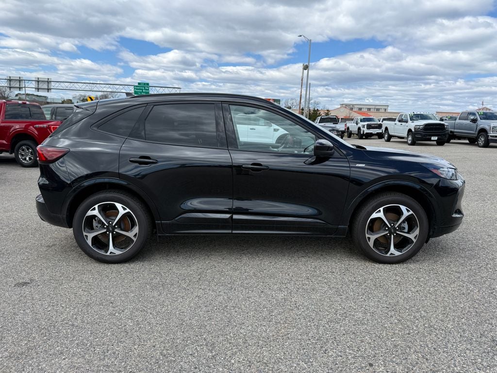 2025 Ford Escape ST-Line Elite