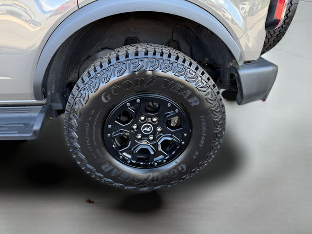 2025 Ford Bronco Outer Banks w/ Sasquatch Pkg.