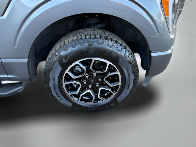 2023 Ford F-150 XLT Crew Cab
