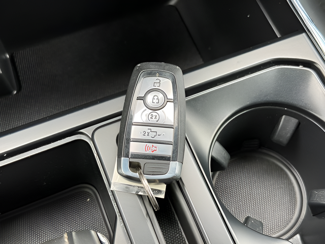 2023 Ford F-150 XLT Crew Cab