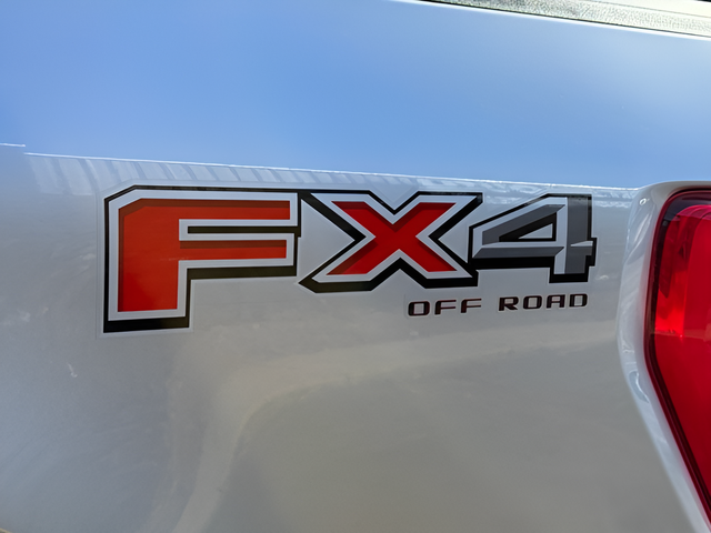 2023 Ford F-150 Lariat Crew Cab