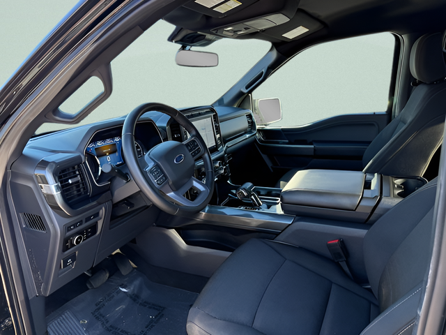 2023 Ford F-150 XLT Crew Cab W/ Leather