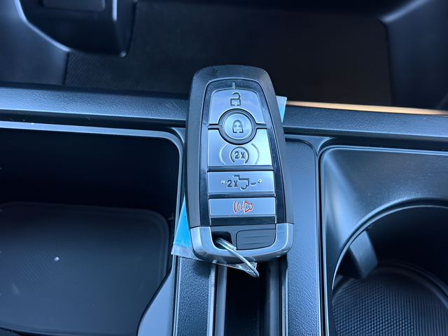 2023 Ford F-150 XLT Crew Cab