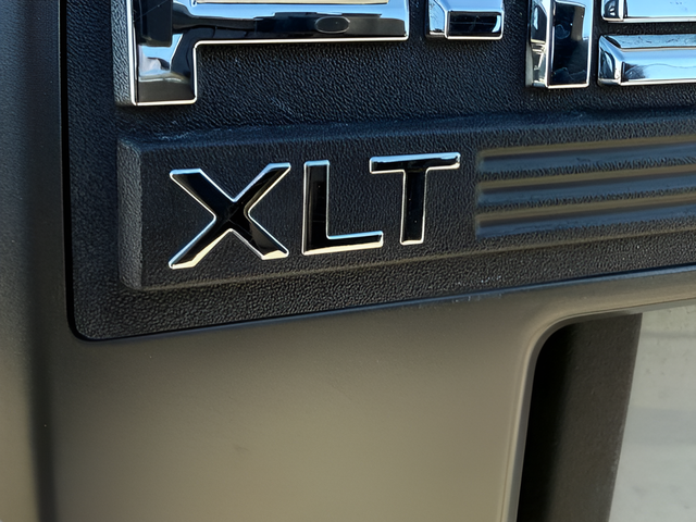 2023 Ford F-150 XLT Crew Cab