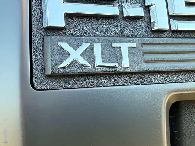 2022 Ford F-150 XLT Crew Cab
