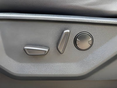 2025 Ford F-150 Lariat Crew Cab