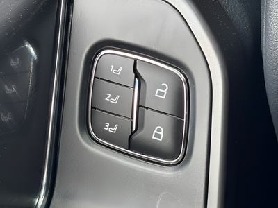 2025 Ford F-150 Lariat Crew Cab