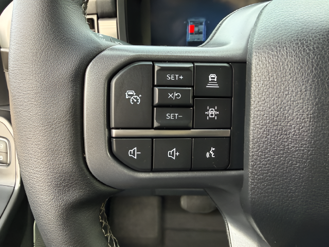 2025 Ford F-150 Lariat Crew Cab
