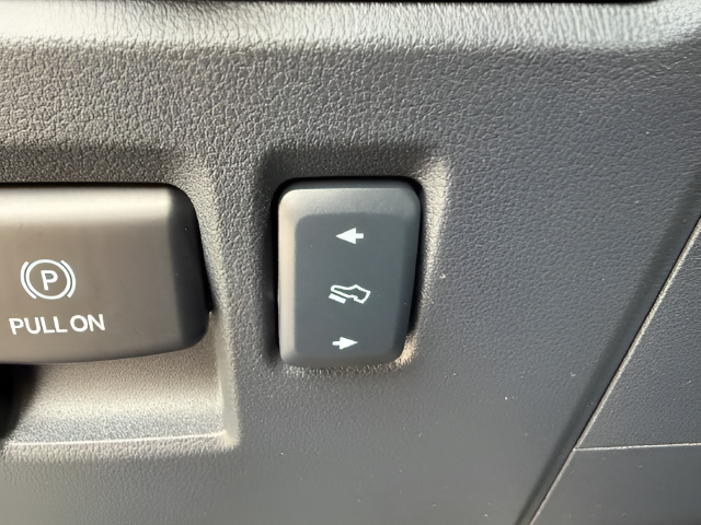 2025 Ford F-150 Lariat Crew Cab