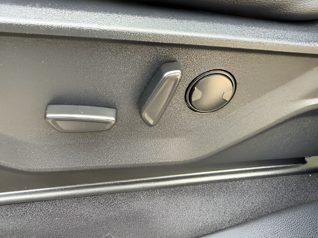 2025 Ford F-150 Lariat Crew Cab