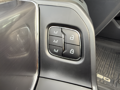 2025 Ford F-150 Lariat Crew Cab