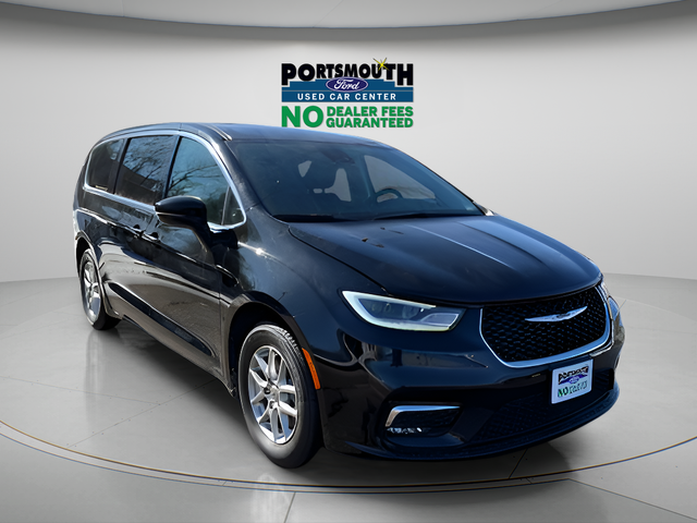 2024 Chrysler Pacifica Touring L's photo