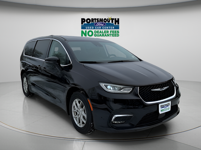 2024 Chrysler Pacifica Touring L's photo