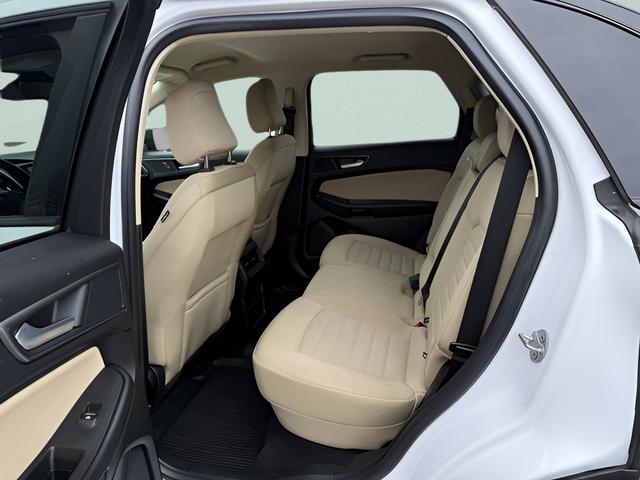 2023 Ford Edge SE