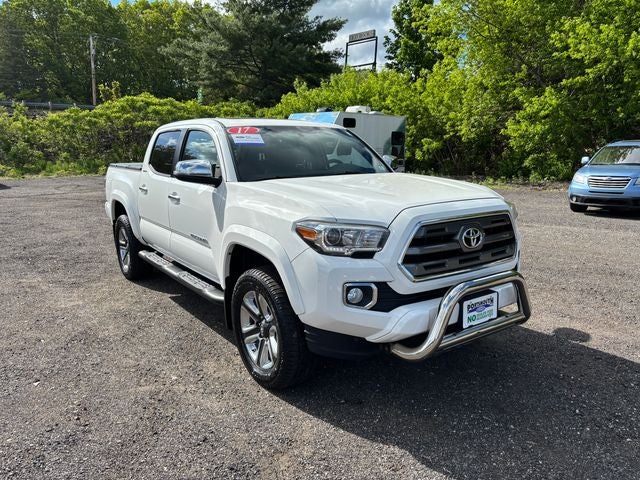 2017 Toyota Tacoma Limited Double Cab 4x4 V6 Auto Short Bed's photo
