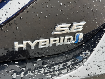 2023 Toyota Camry Hybrid SE