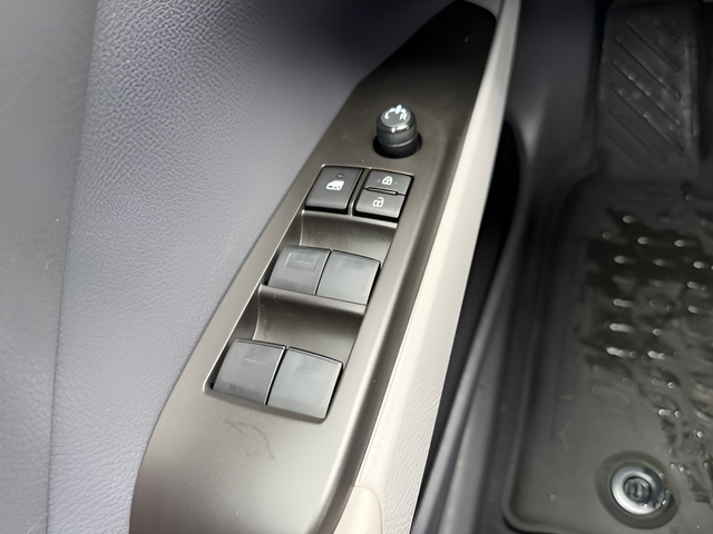 2023 Toyota Camry Hybrid SE