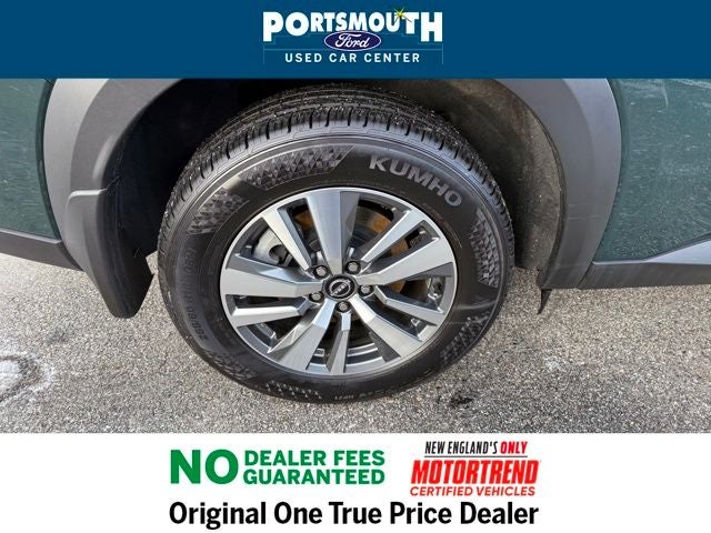 2025 Nissan Pathfinder SL